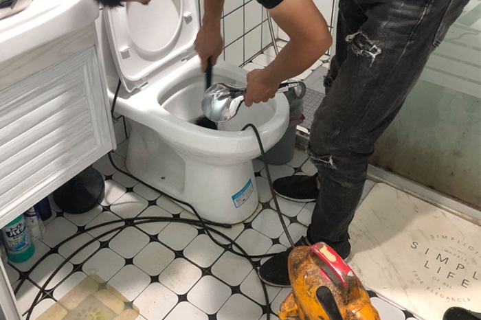 陆良马桶堵塞自己疏通还是找师傅?专业上门服务让你省时更省心